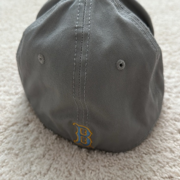 UCLA HAT 🧢 - Picture 3 of 6